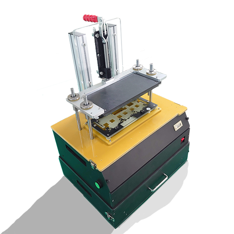 手　壓　治　具